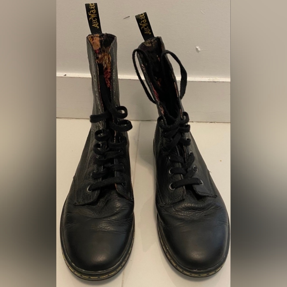 Dr martens lace up boot